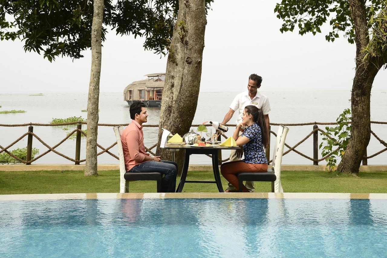 The Zuri Kumarakom Kerala Resort & Spa Exterior photo