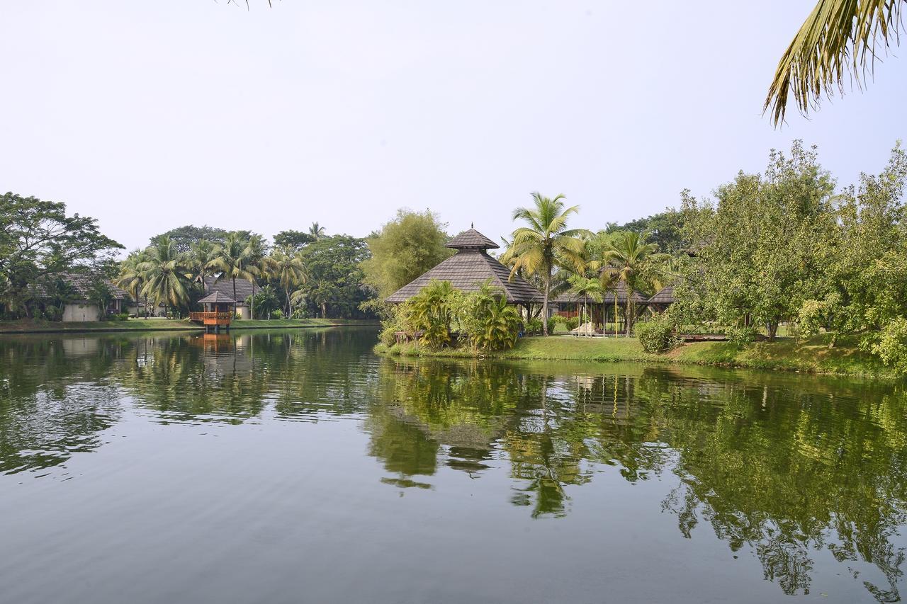 The Zuri Kumarakom Kerala Resort & Spa Exterior photo